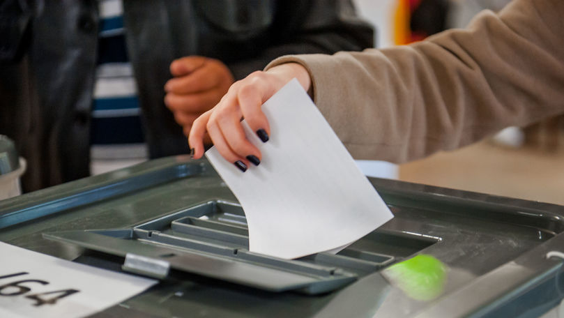 По данным ЦИК, к 8:30 избирательная явка составила 3,56%. 