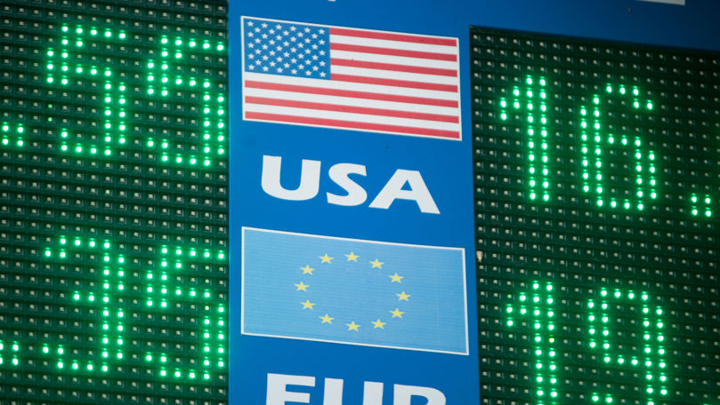Curs valutar 13 iunie 2022: Cât valorează un euro și un dolar