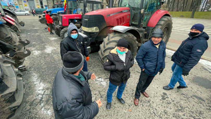 Протестующие фермеры хотят поговорить с Санду и Йоханнисом.