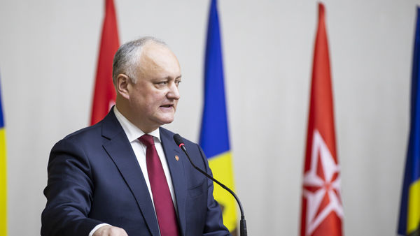 Dodon pleacă într-o vizită în Rusia: Va participa la Forumul Economic