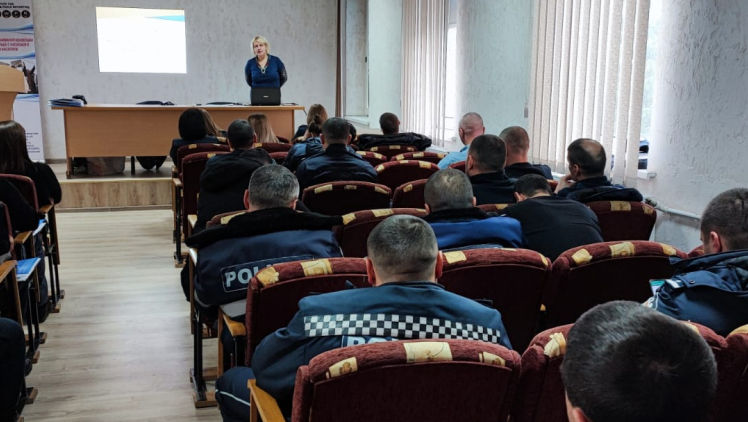 Polițiștii din Găgăuzia vor combate mai activ violența domestică