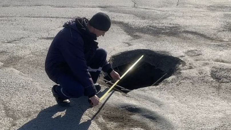 В Бухаресте велосипедист отсудил у властей 100 тысяч евро за падение в яму.