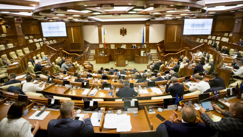 Alegeri 2020: Deputații care colectează semnături pentru candidați
