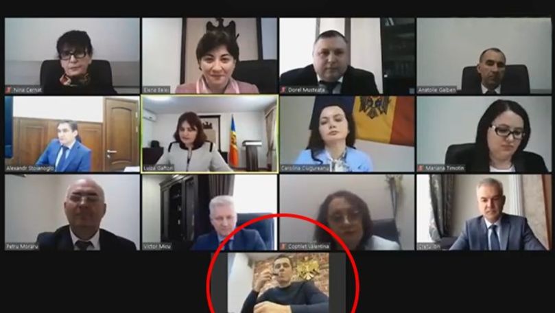 Ministrul Justiției, filmat cum fumează și votează la ședința CSM