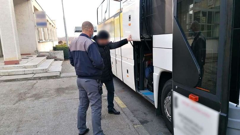 Țigări de contrabandă, găsite într-un autocar R. Moldova - Italia