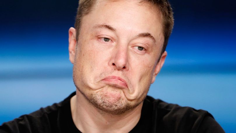 Reacția dură a lui Musk după ce o Tesla a luat foc din senin