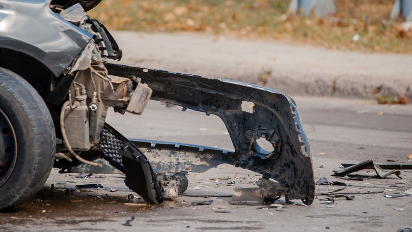 Accident nocturn în centrul Tiraspolului: 3 automobile, grav avariate