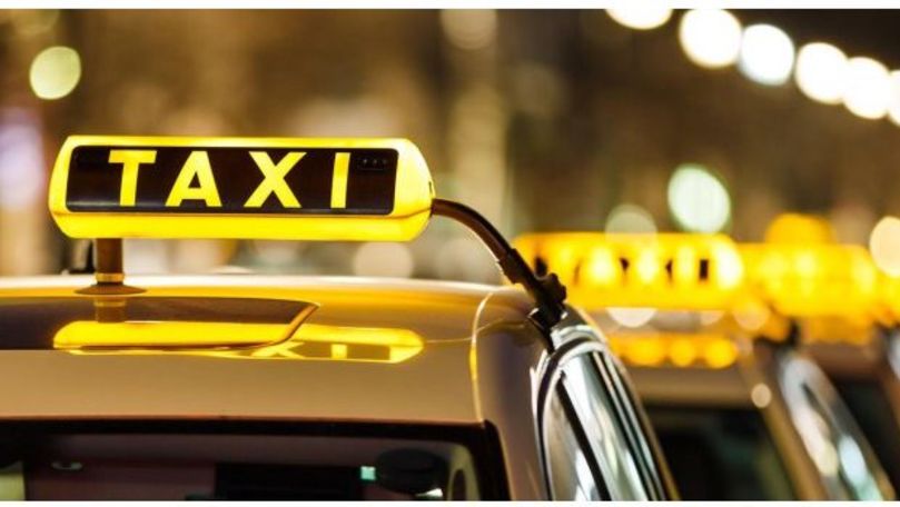 Mai multe mașini de taxi, verificate de către poliție