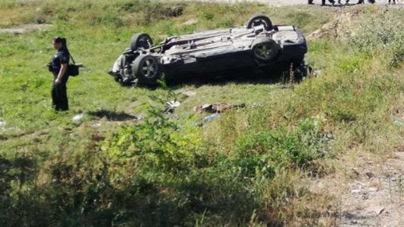 BMW răsturnat la Ghidighici: Un tânăr de 18 ani a murit pe loc