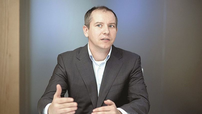 Un bărbat originar din Moldova, cel mai bine plătit șef în România