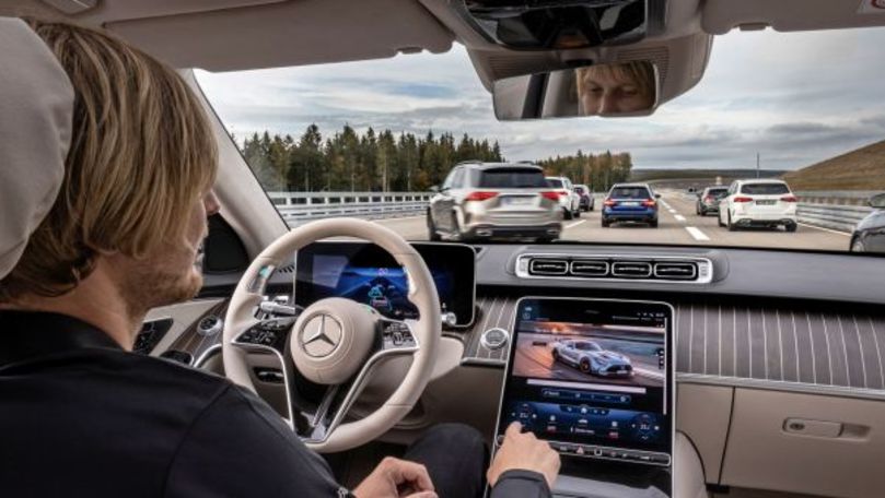 Mercedes первым в Европе начинает продажи машин с автопилотом.