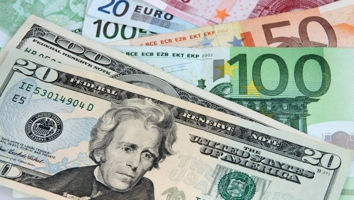 Curs valutar 26 mai 2025: Cât valorează un euro și un dolar