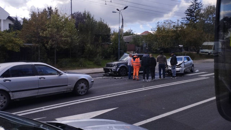 Accident în Capitală: O persoană a fost transportată la spital