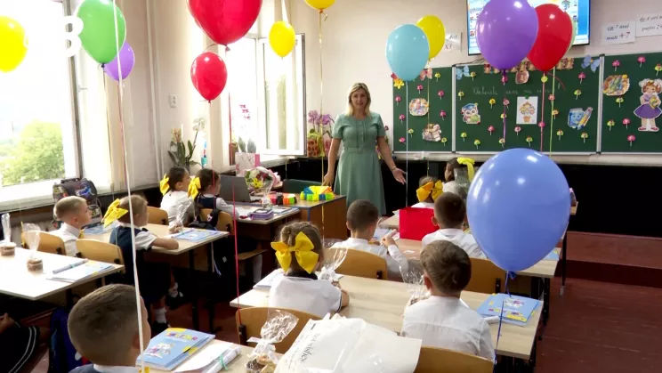 Primul clopoțel a sunat: 30.000 de copii au pășit pragul clasei întâi