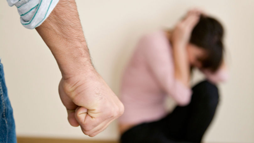Un moldovean și-a ucis concubina: Fiica a stat două zile lângă cadavru