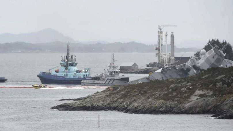 O navă care participa la manevre NATO s-a ciocnit de un vas comercial