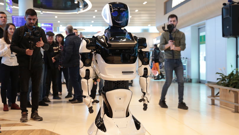 Doi roboți inteligenți au aterizat pe Aeroportul din Chișinău