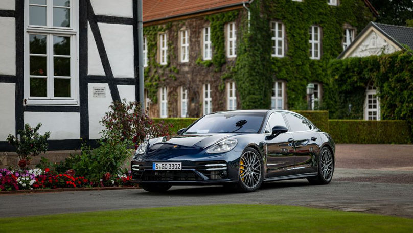 Porsche pregătește o versiune electrică pentru Panamera