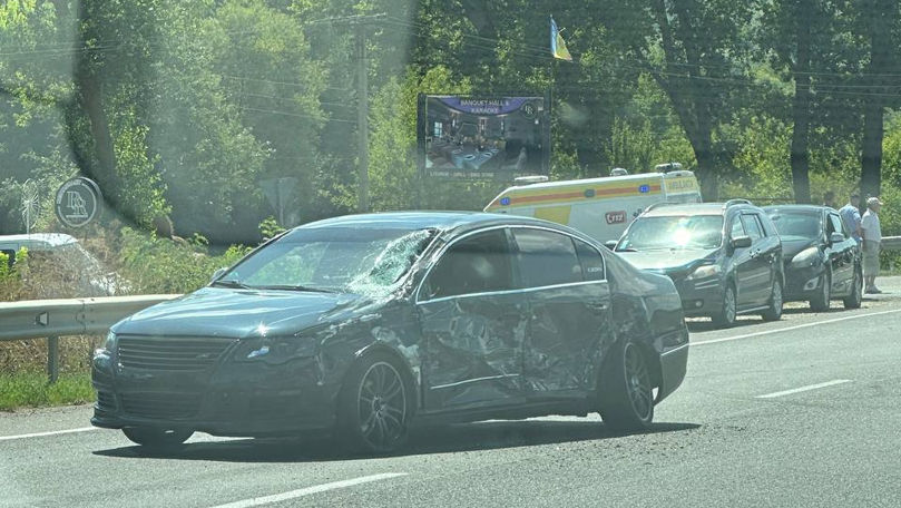 Grav accident pe R6: Patru răniți, printre care o minoră de 6 ani
