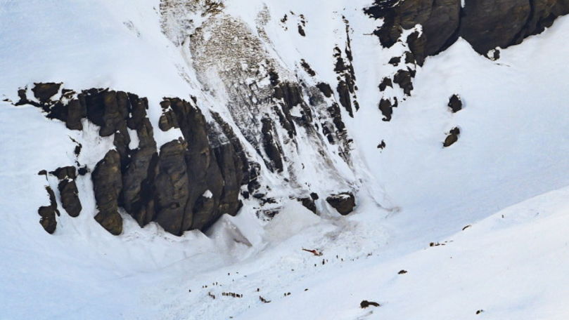 Avalanşă pe una dintre cele mai populare pârtii de schi