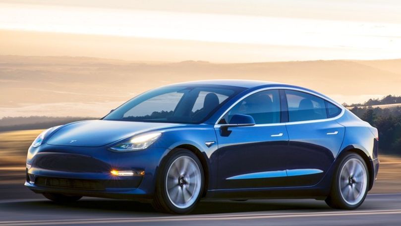 Маск назвал точную дату выпуска полного автопилота для электрокаров Tesla.