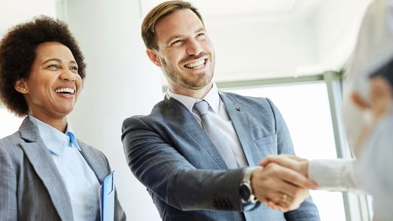 Top 100 cele mai bine plătite locuri de muncă vacante în luna iunie