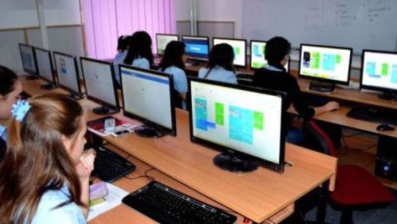 Mai multe școli din țară vor fi dotate cu calculatoare