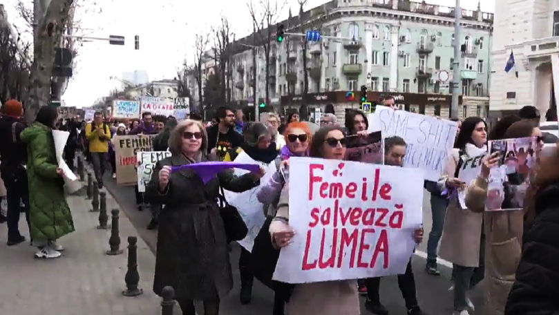Marș feminist în Capitală: Femeile între pace și război