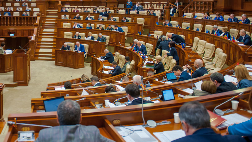 Депутаты ПСРМ и Pentru Moldova проголосовали за отмену "закона о миллиарде".