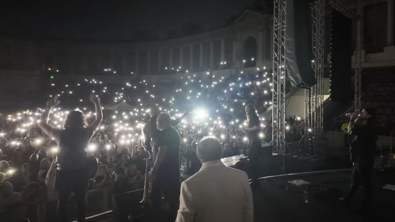 Concert în ploaie și beznă: Lupii lui Calancea, senzație la București