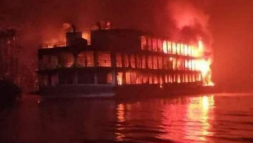 Incendiu pe un feribot în Bangladesh: 30 de oameni au murit