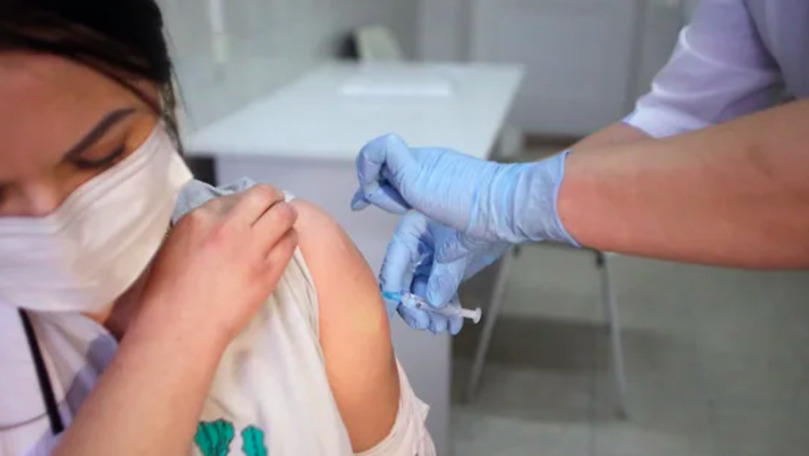 486 человек получили первую дозу вакцины, а 215 - вторую дозу.