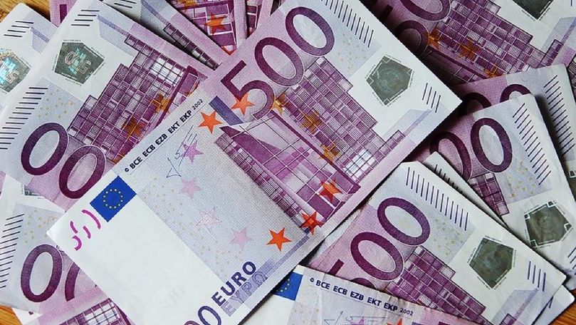 Curs valutar: Moneda națională se depreciază în raport cu euro