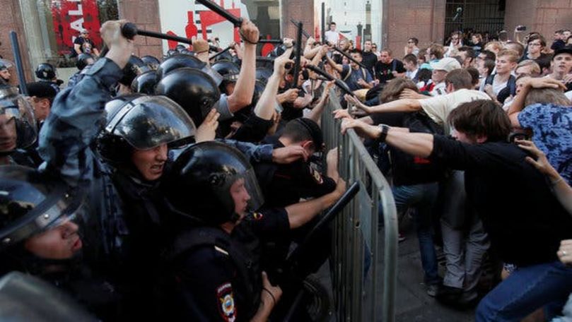 Putin: Protestele din unele ţări sunt mai ample decât cele din Moscova