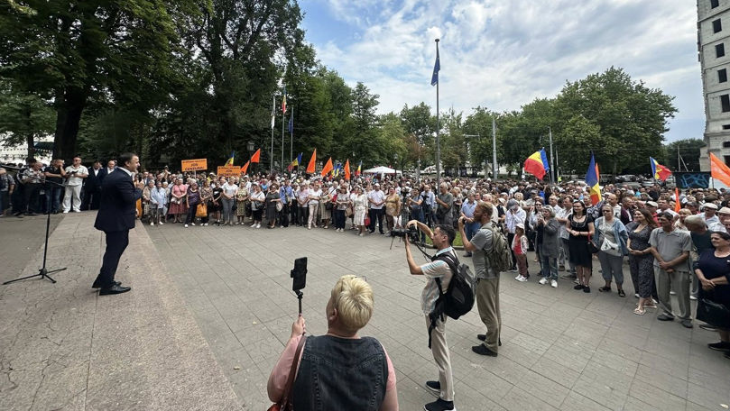 Minori, surprinși la protestul organizat de partidul lui Vasile Tarlev