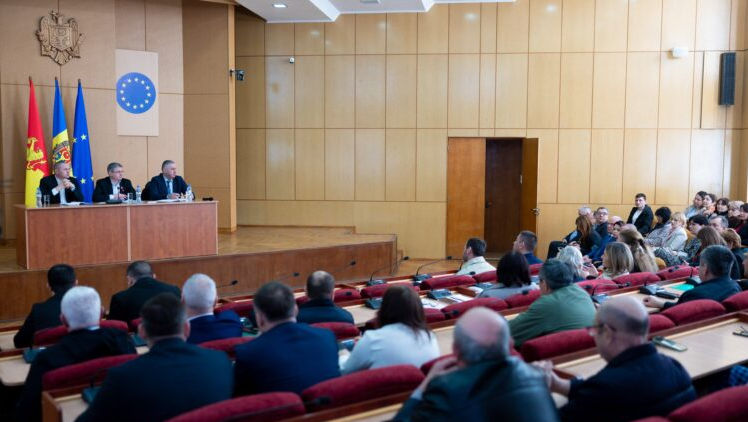 Grosu, vizită în raionul Cimișlia: Vrem ca oamenii să trăiască bine