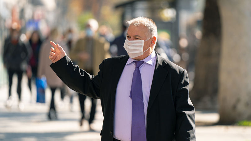 Врач предупредил об опасности при неправильном ношении масок.