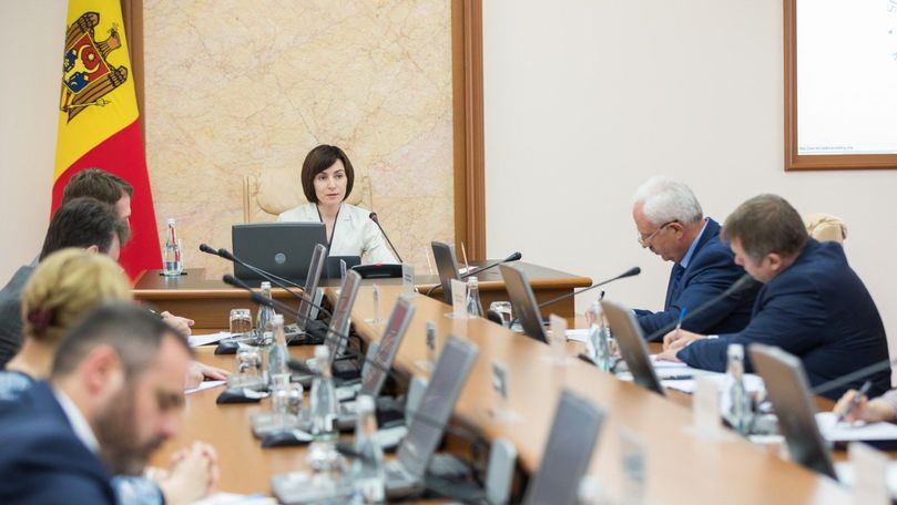 Правительству удалось деблокировать крупную финансовую помощь – 1,4 млрд леев в виде грантов и 2 млрд леев – в виде кредитов. 