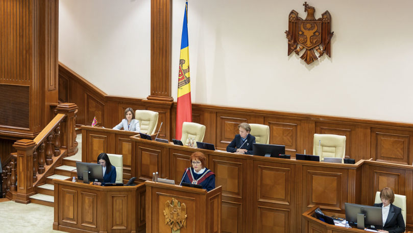 Парламент XII-го созыва собрался на учредительное заседание.