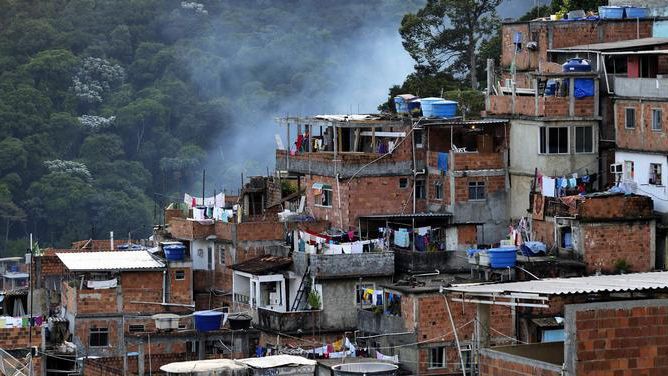 Brazilia: 18 morţi în timpul unei operaţiuni a poliţiei într-o favelă