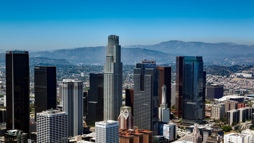 O mașină a intrat într-o mulțime de oameni la Los Angeles: 20 de răniți
