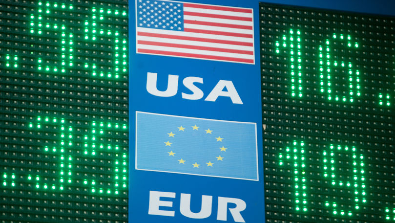 Curs valutar 17 iunie 2022: Cât valorează un euro și un dolar