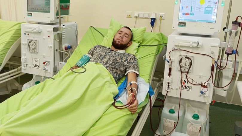 Un tânăr din Moldova cere ajutor: Are nevoie de un transplant de rinichi