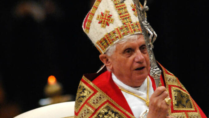 Papa Benedict al XVI-lea: Viața, cariera și demisia istorică