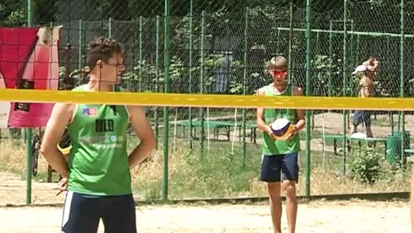 По словам волейболиста Иона Моисей, пляжный волейбол требует большой выносливости. 