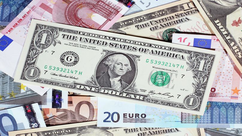 Curs valutar 27 mai 2019: Cât valorează un euro și un dolar