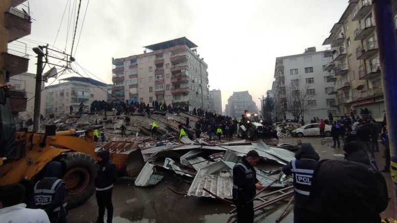Cutremur de 7,8 grade în Turcia: Aproape 200 de morți și sute de răniți