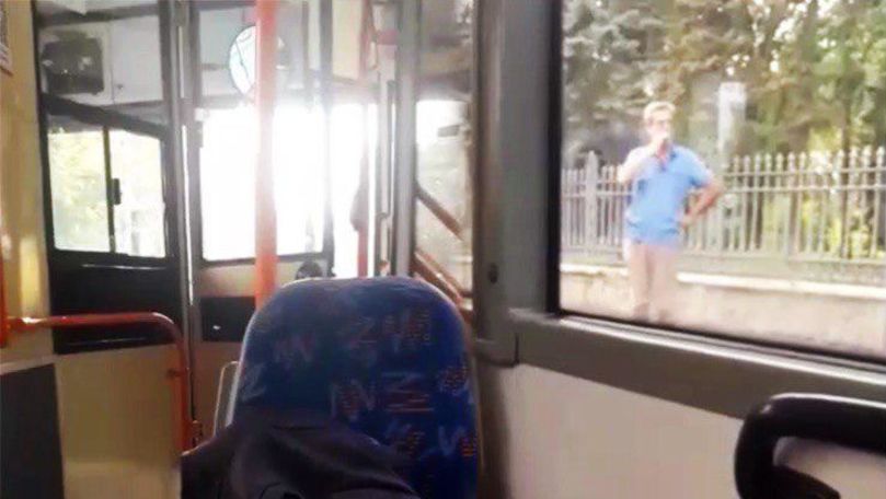 Șoferul unui troleibuz a oprit transportul public pentru a fuma o țigară