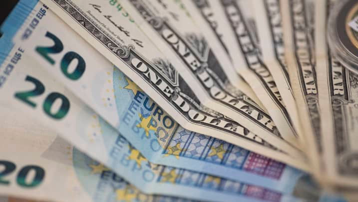 Curs valutar 14 septembrie 2024: Cât valorează un euro și un dolar