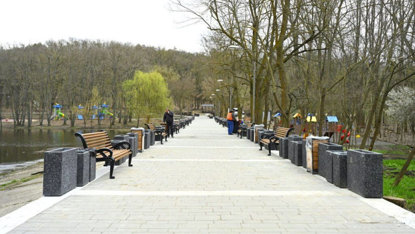 Pădurea-parc Râșcani se modernizează: Noi poteci și sistem de iluminat